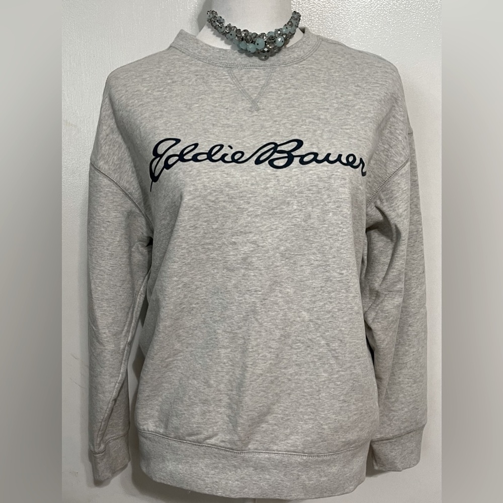 Like new! EDDIE BAUER women’s crew neck pull over sweater SIZE M super soft
